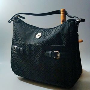 Tommy‎ Hilfiger Elegant TH patterned Black Shoulder bag